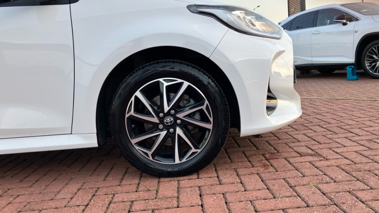 Toyota Yaris 1.5 Hybrid Design 5dr CVT Hybrid Hatchback